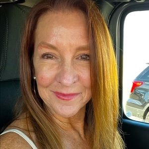 Meet your Posher, Leslie